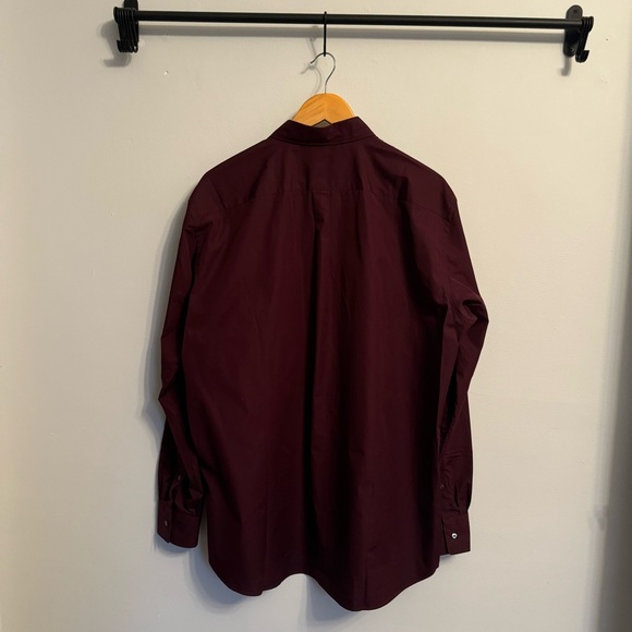 J+ Uniqlo Maroon Casual Button Down Shirt - Picture 2 of 5